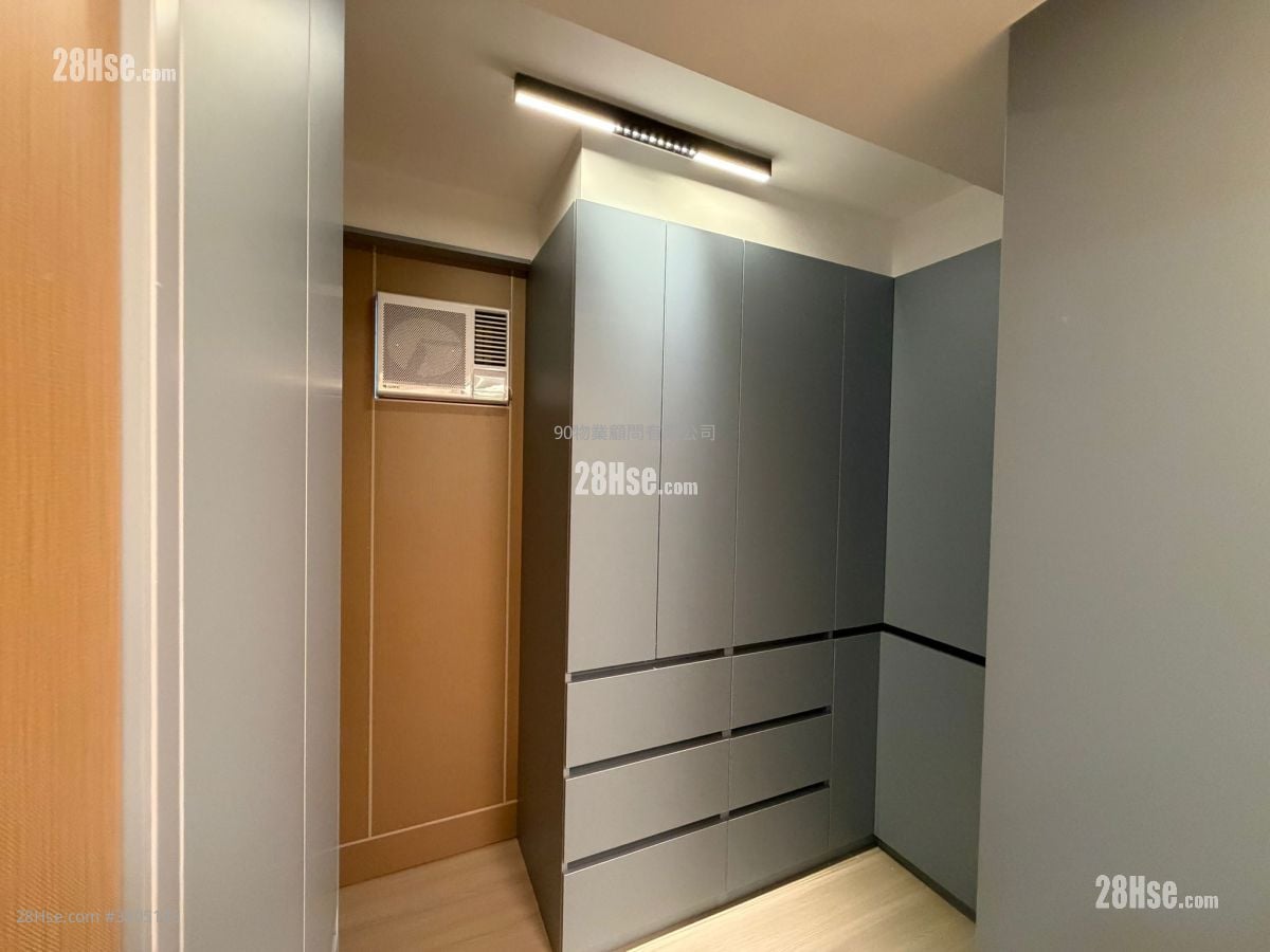 Lilian Court Rental 333 ft²