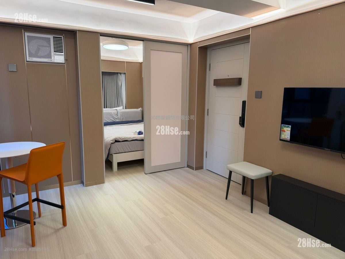 Lilian Court Rental 333 ft²