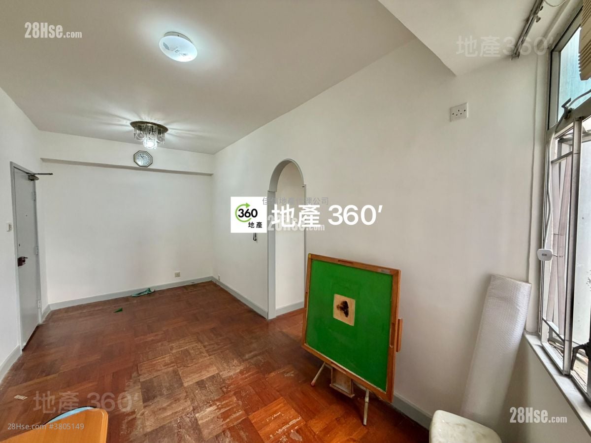 Yuet Fat Mansion Sell 2 Bedrooms , 1 Bathroom 450 ft²