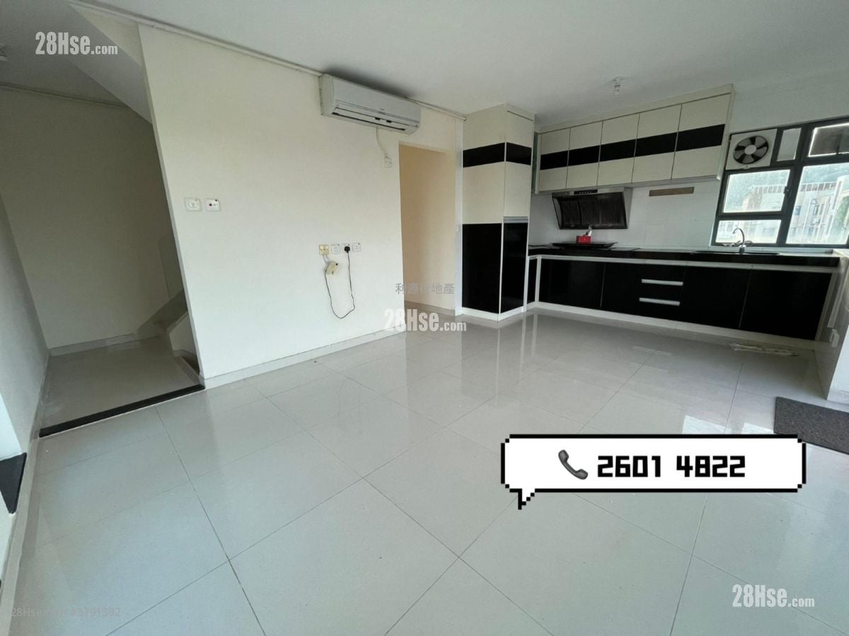 村屋 租盘 3 房 , 2 浴室 700 平方尺