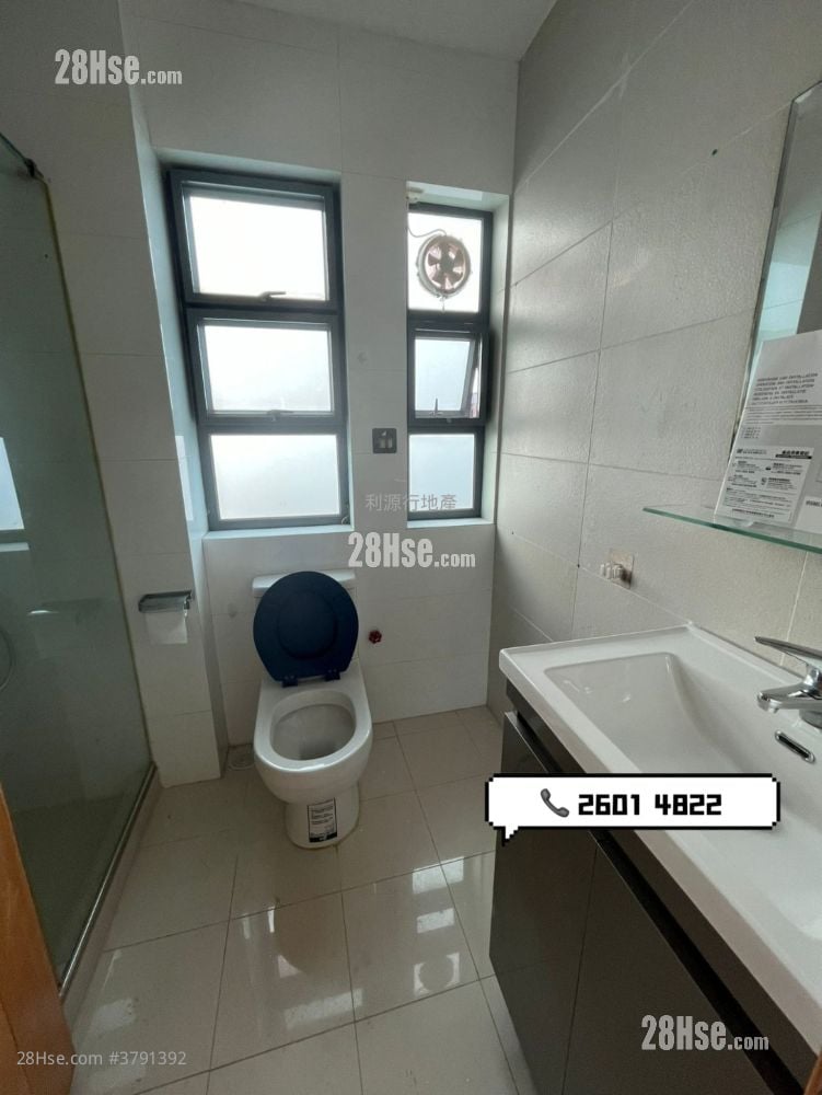 村屋 租盘 3 房 , 2 浴室 700 平方尺