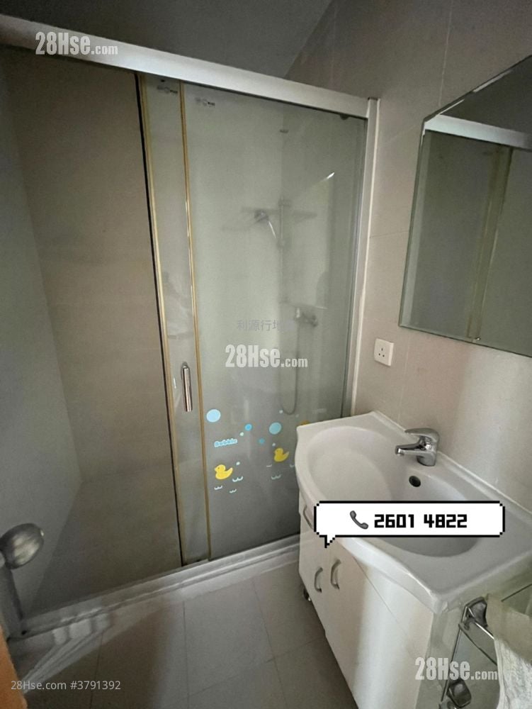 村屋 租盘 3 房 , 2 浴室 700 平方尺