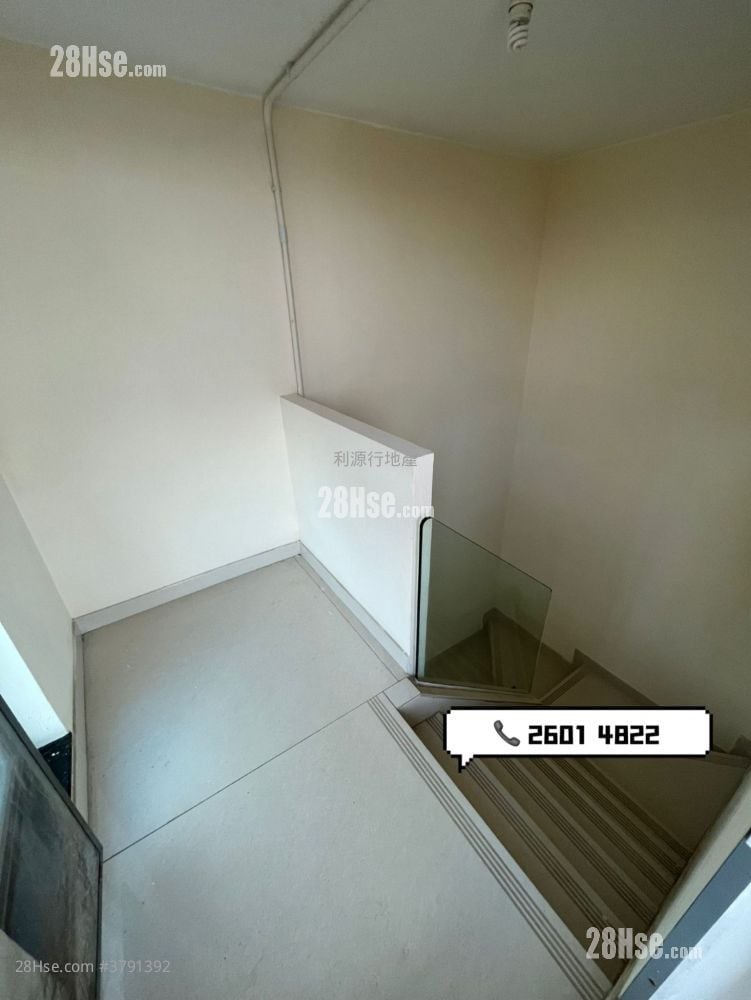 村屋 租盘 3 房 , 2 浴室 700 平方尺