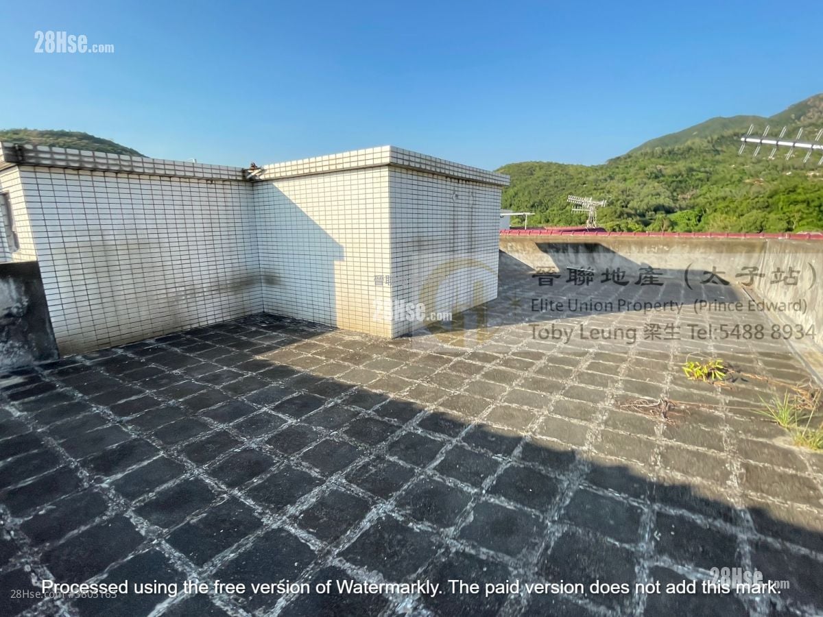 村屋 售盘 5+ 房 , 3 浴室 2,100 平方尺