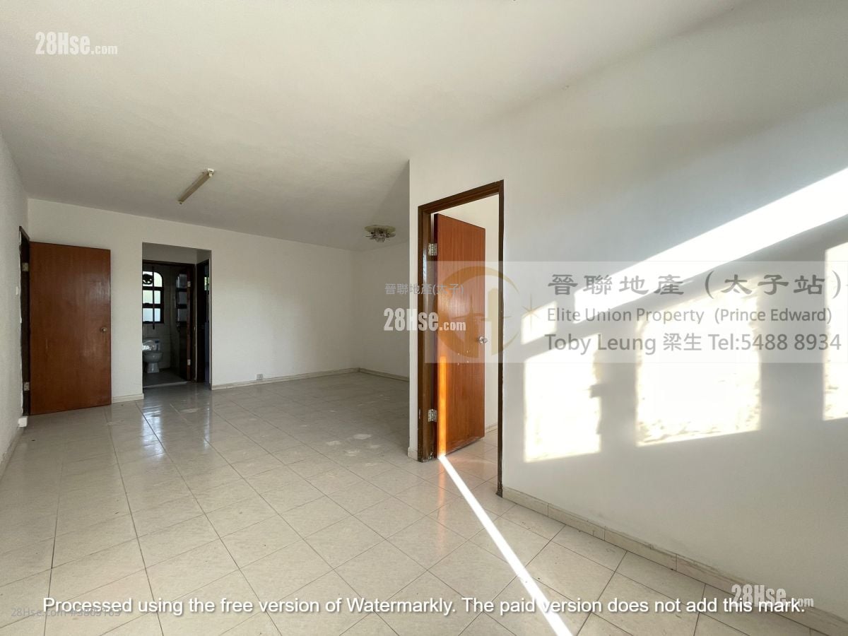 村屋 售盘 5+ 房 , 3 浴室 2,100 平方尺