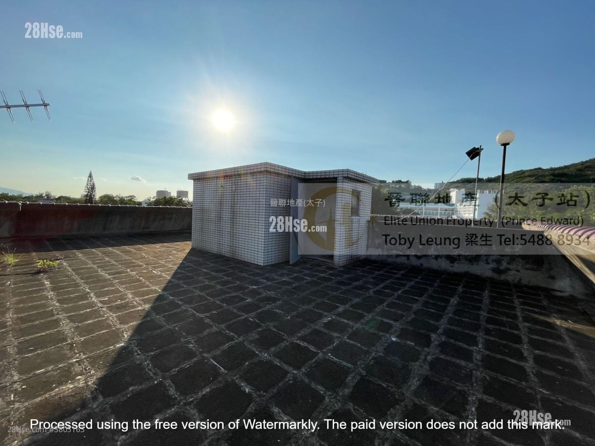 村屋 售盘 5+ 房 , 3 浴室 2,100 平方尺