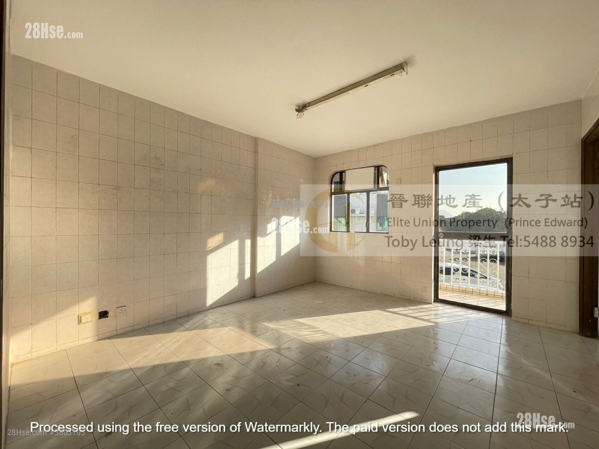 村屋 售盘 5+ 房 , 3 浴室 2,100 平方尺