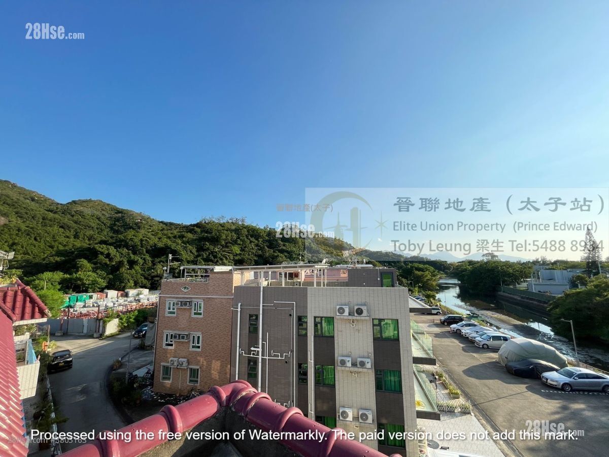 村屋 售盘 5+ 房 , 3 浴室 2,100 平方尺