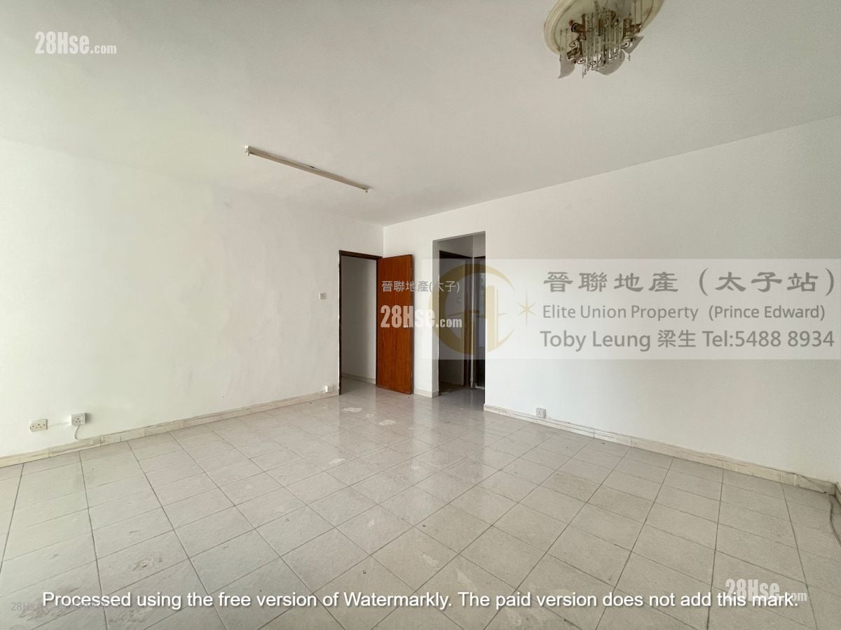 村屋 售盘 5+ 房 , 3 浴室 2,100 平方尺