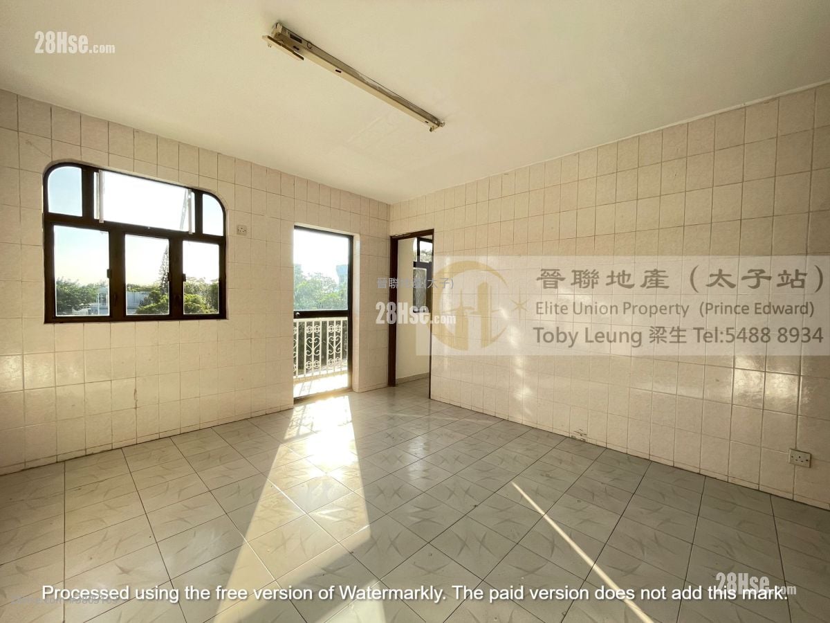 村屋 售盘 5+ 房 , 3 浴室 2,100 平方尺