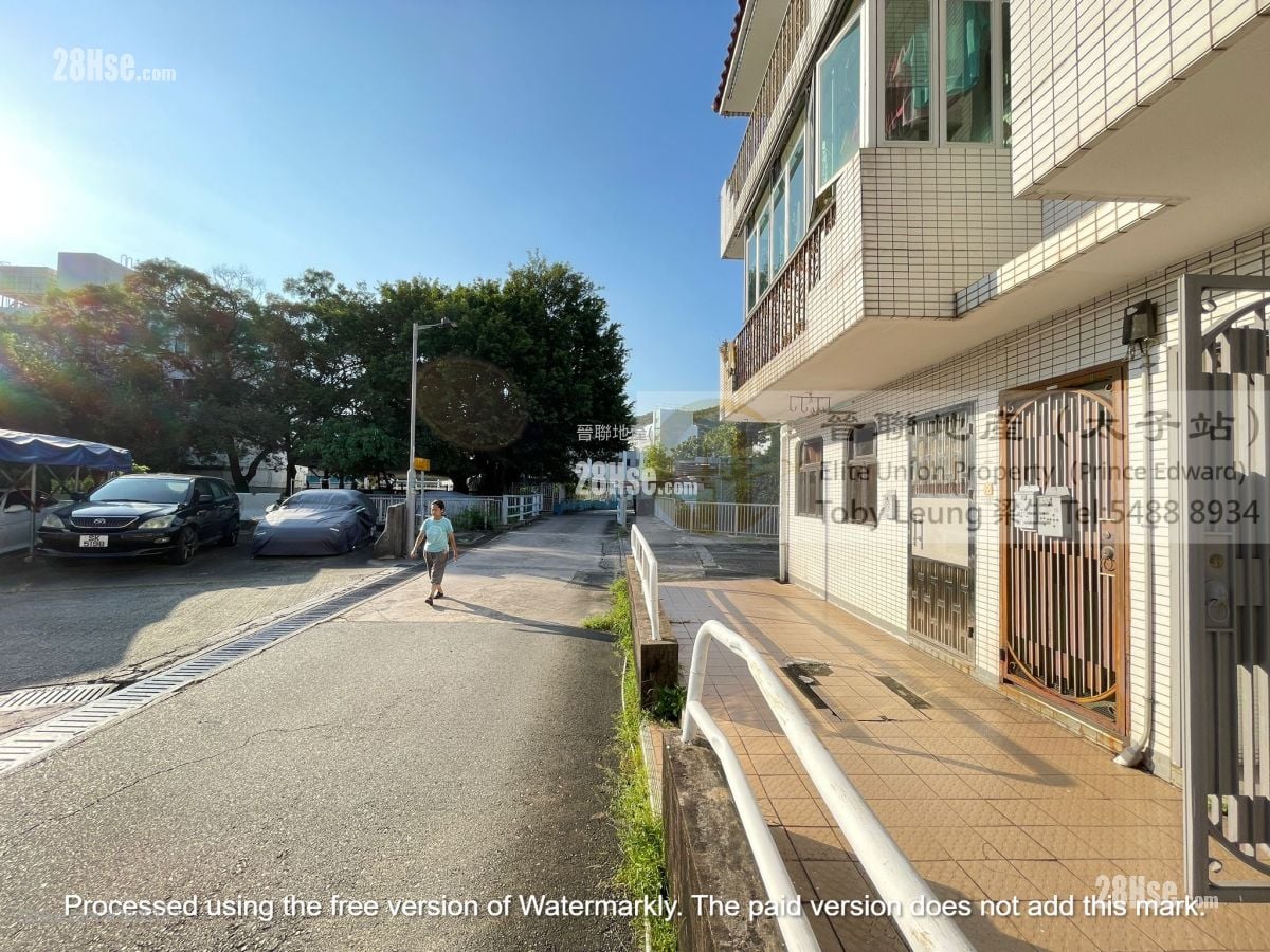 村屋 售盘 5+ 房 , 3 浴室 2,100 平方尺