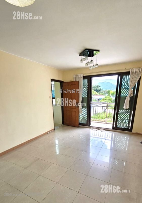 村屋 租盘 3 房 , 1 浴室 700 平方尺