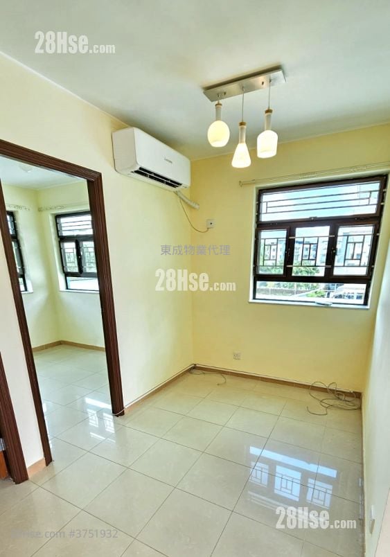 村屋 租盘 3 房 , 1 浴室 700 平方尺