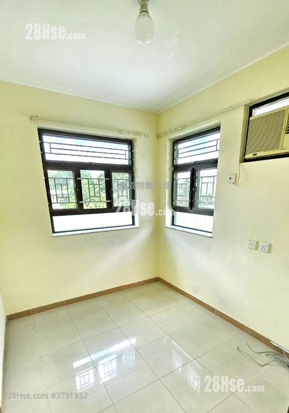 村屋 租盘 3 房 , 1 浴室 700 平方尺