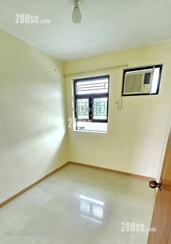 村屋 租盘 3 房 , 1 浴室 700 平方尺