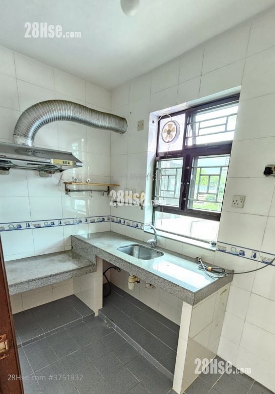 村屋 租盘 3 房 , 1 浴室 700 平方尺