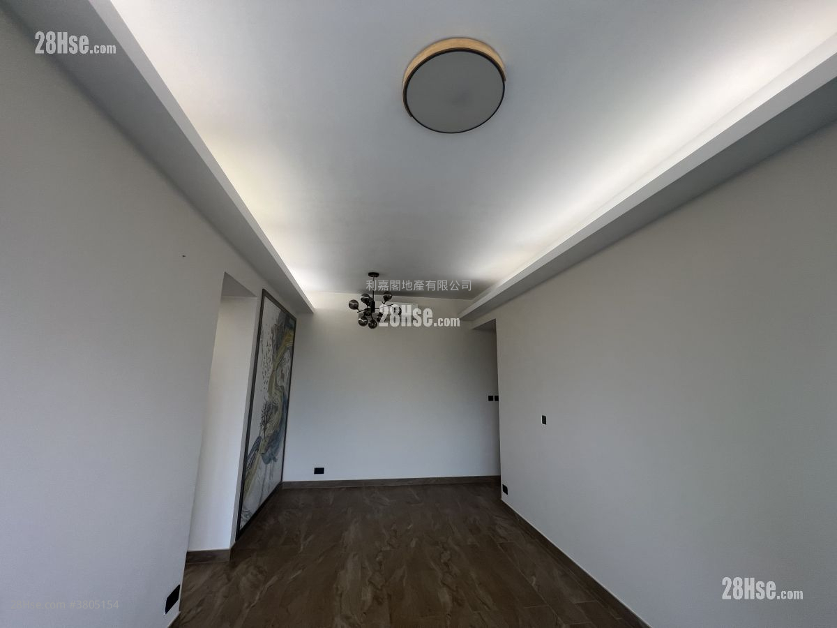 Yoho Midtown Rental 4 Bedrooms , 2 Bathrooms 948 ft²