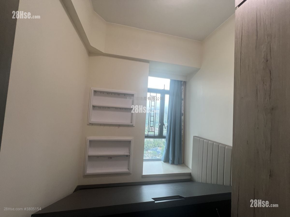 Yoho Midtown Rental 4 Bedrooms , 2 Bathrooms 948 ft²