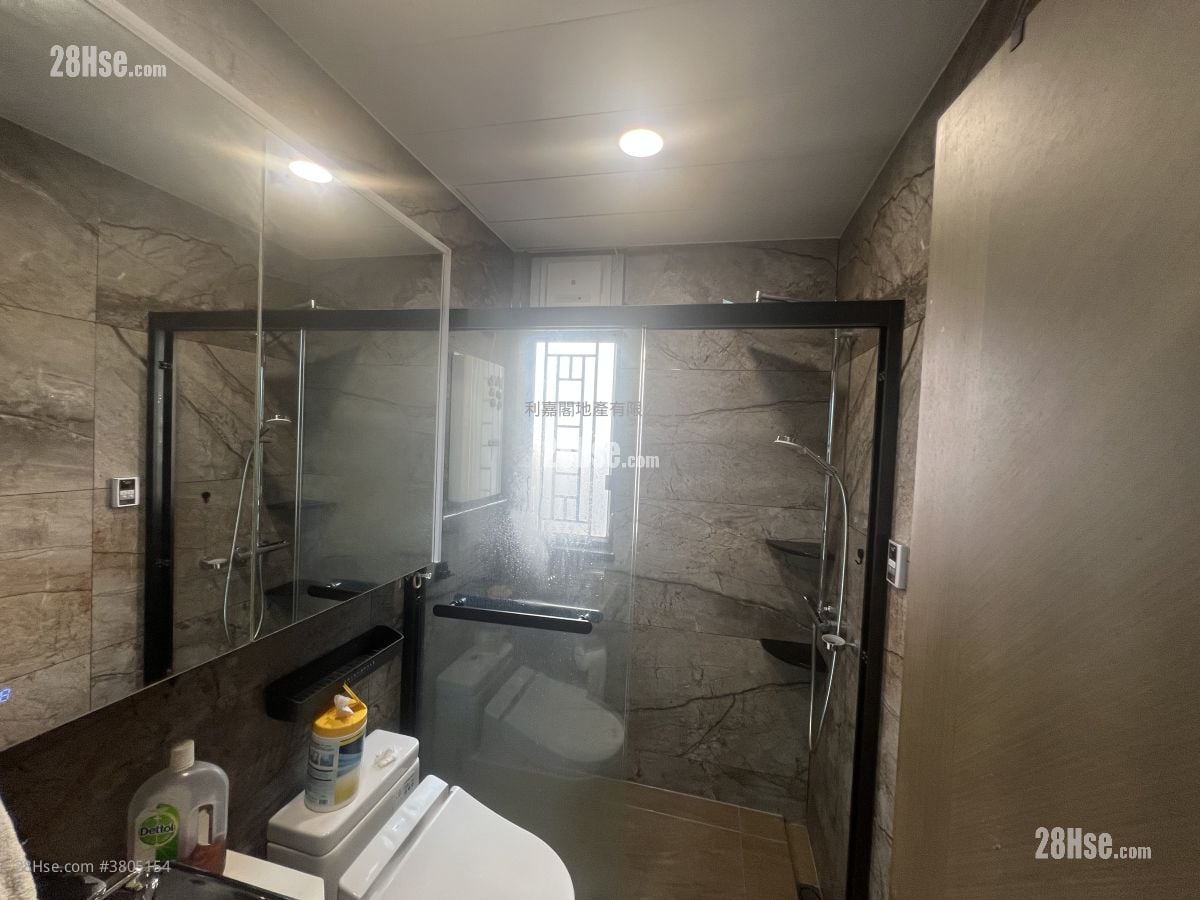 Yoho Midtown Rental 4 Bedrooms , 2 Bathrooms 948 ft²