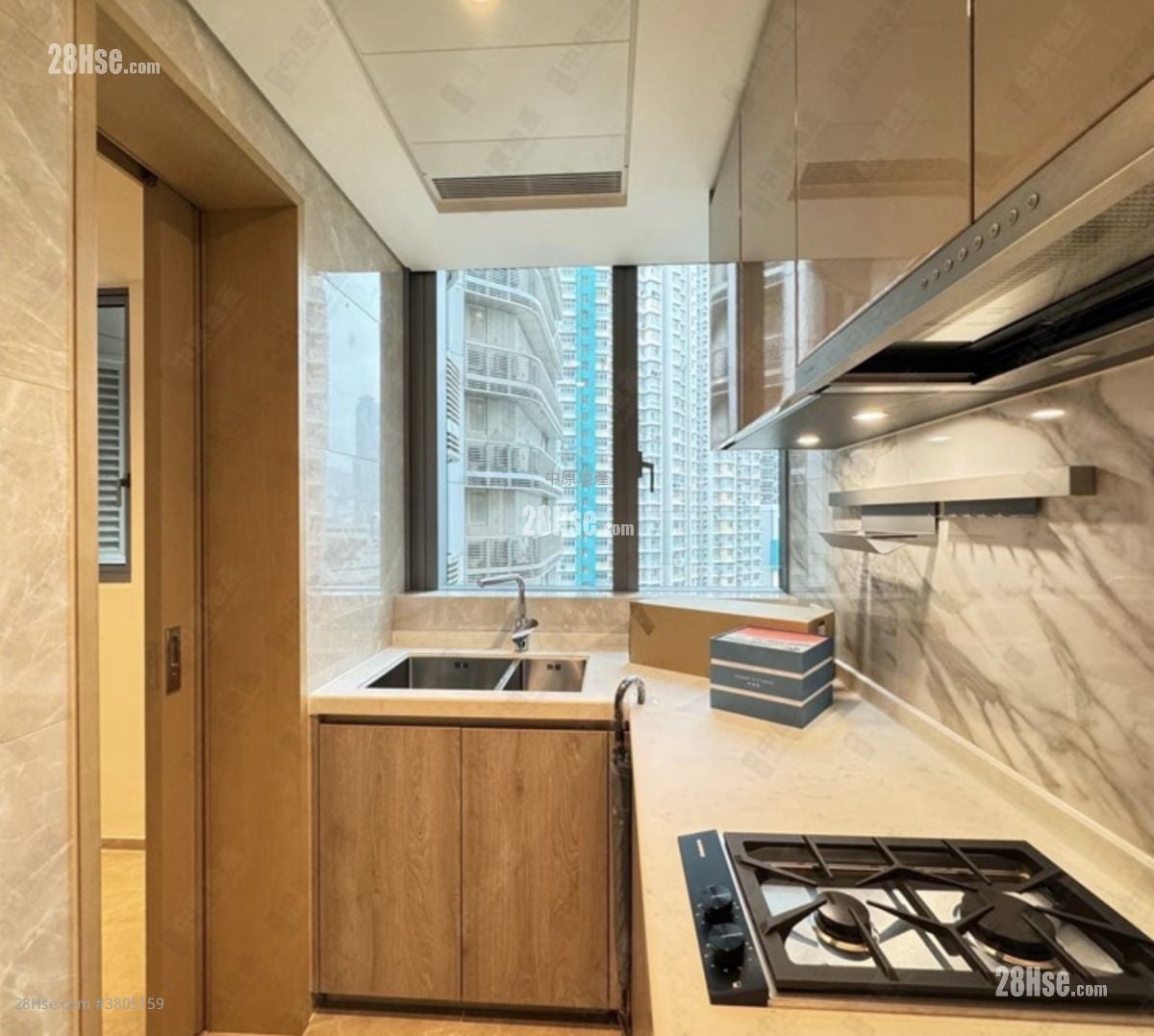 维港滙 售盘 3 房 790 平方尺