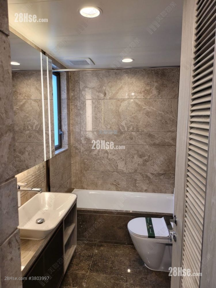 Sea To Sky 售盘 4 房 , 3 浴室 1,054 平方尺