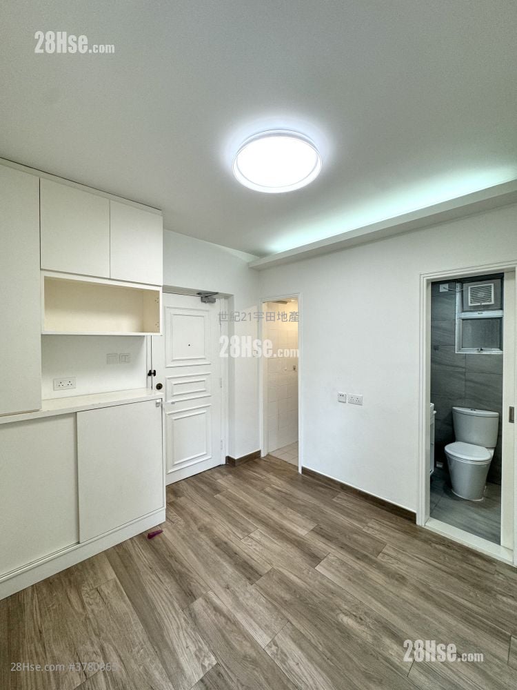 Beautiful Garden Sell 2 Bedrooms , 1 Bathroom 293 ft²