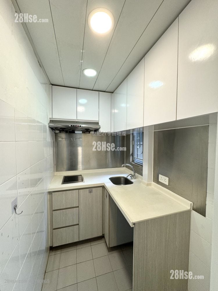 Beautiful Garden Sell 2 Bedrooms , 1 Bathroom 293 ft²