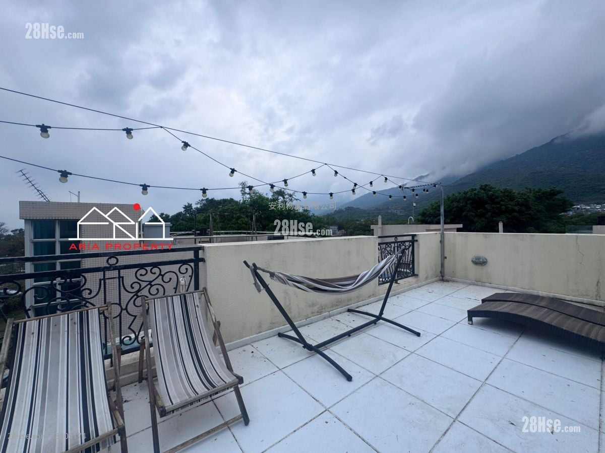 村屋 售盘 5+ 房 , 4 浴室 2,100 平方尺