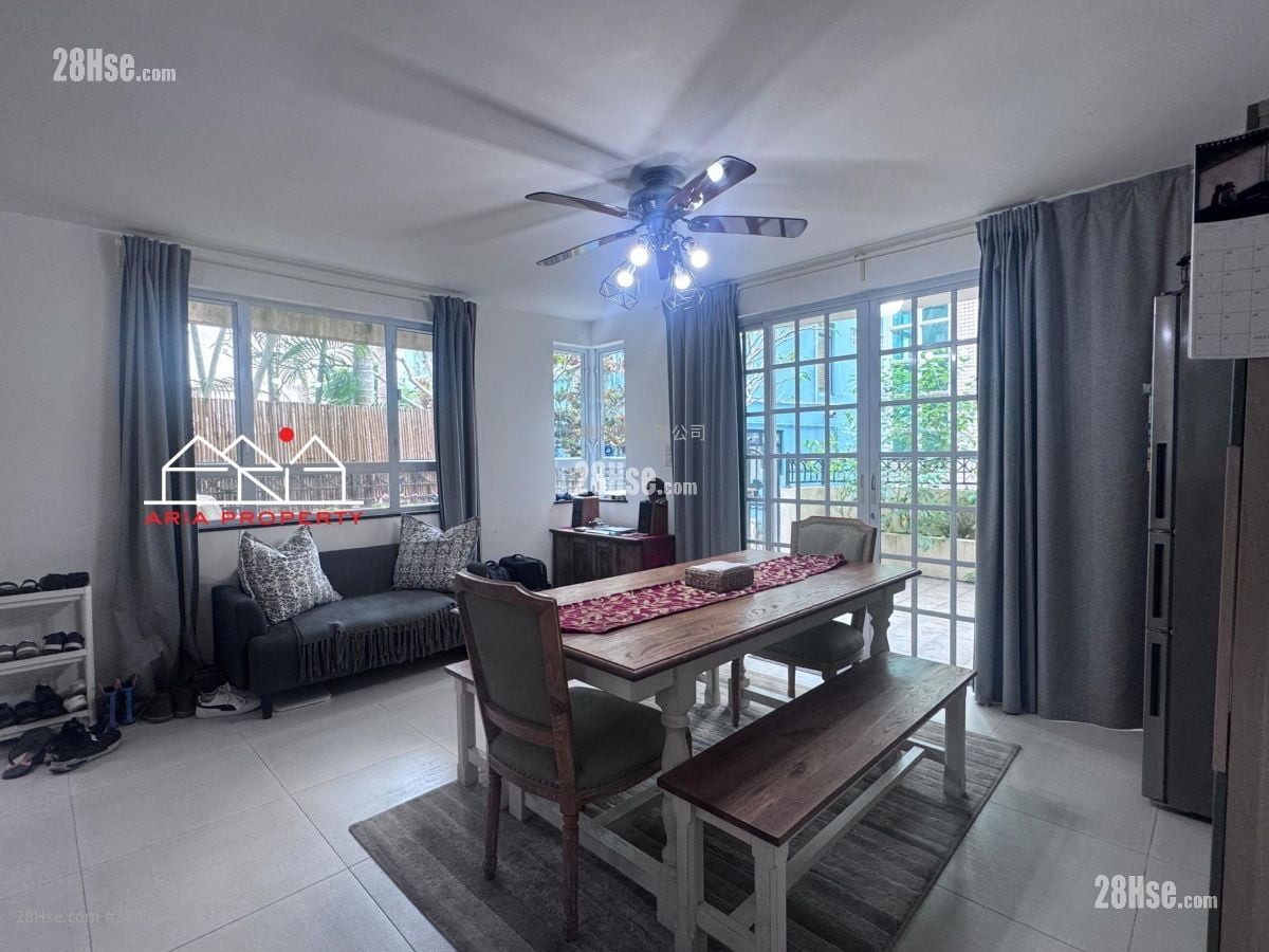 村屋 售盘 5+ 房 , 4 浴室 2,100 平方尺