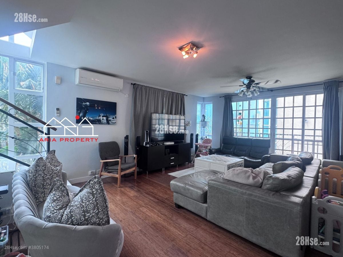 村屋 售盘 5+ 房 , 4 浴室 2,100 平方尺