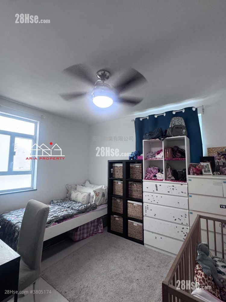 村屋 售盘 5+ 房 , 4 浴室 2,100 平方尺