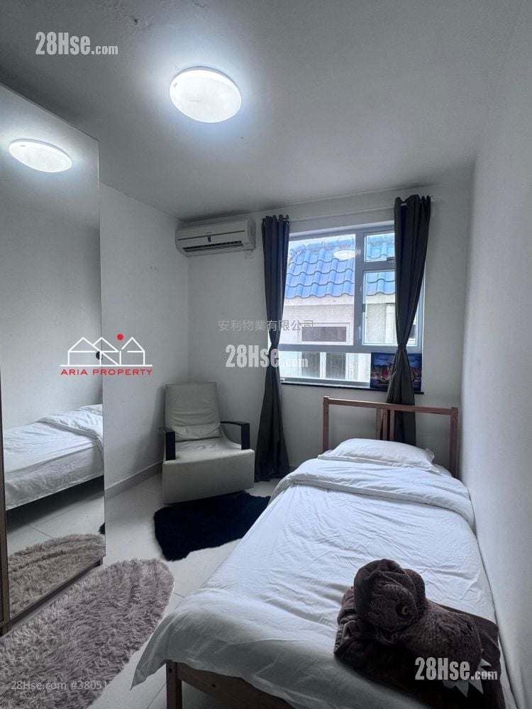 村屋 售盘 5+ 房 , 4 浴室 2,100 平方尺