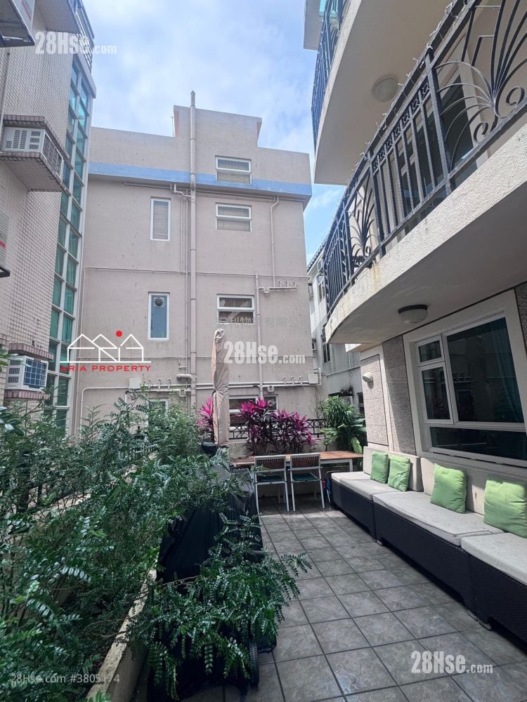 村屋 售盘 5+ 房 , 4 浴室 2,100 平方尺