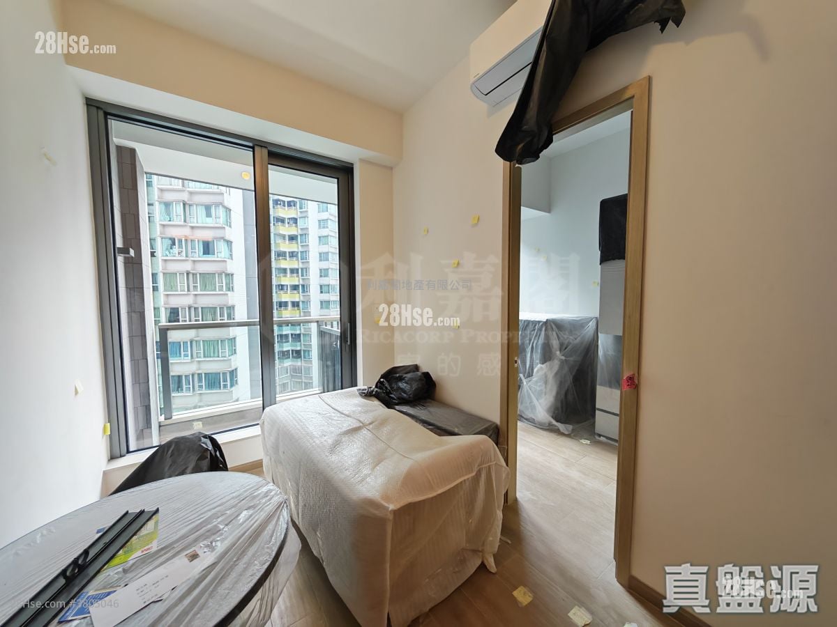Hava Sell 1 Bedroom 291 ft²