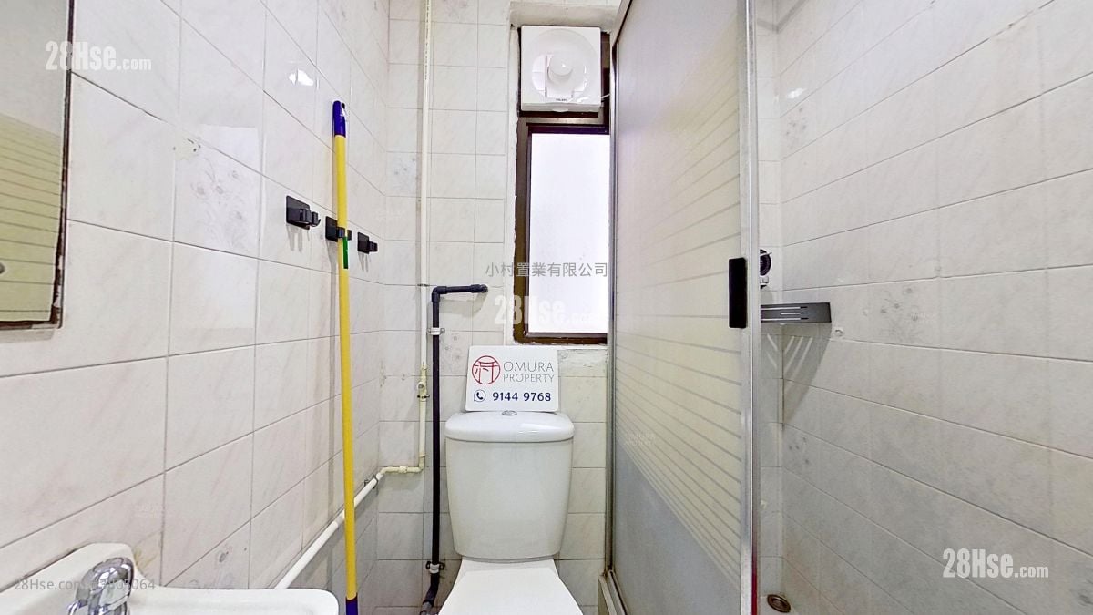 浴室: 水街45-47号 租盘 3 房 , 1 浴室 351 平方尺