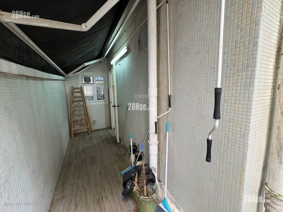 Queens Road West 售盘 开放式间隔 , 1 浴室 460 平方尺