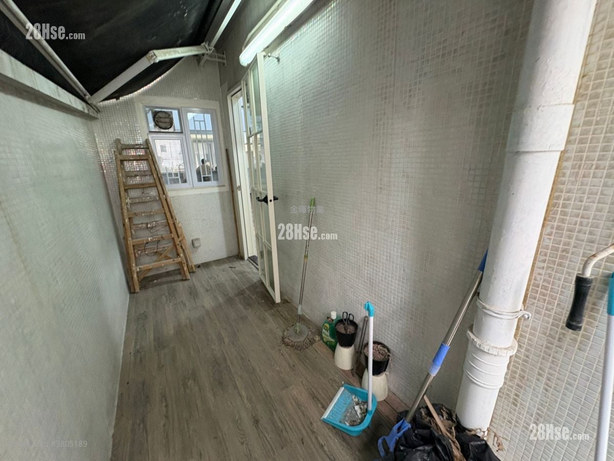 Queens Road West 售盘 开放式间隔 , 1 浴室 460 平方尺