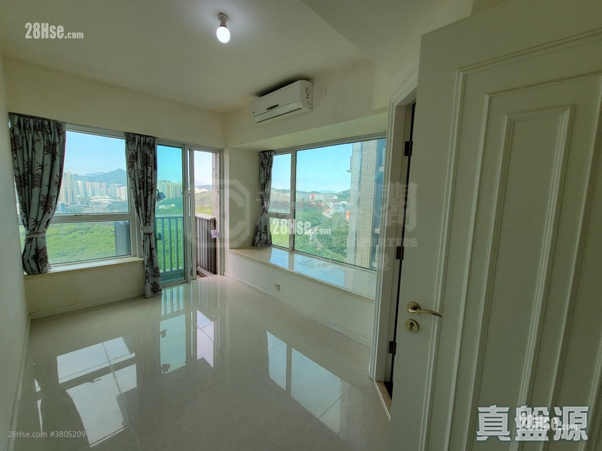 致蓝天 租盘 943 平方尺