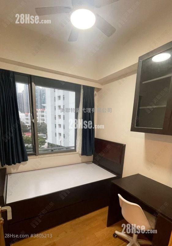 bedroom 1: The Papillons Rental 3 Bedrooms , 1 Bathroom 639 ft²