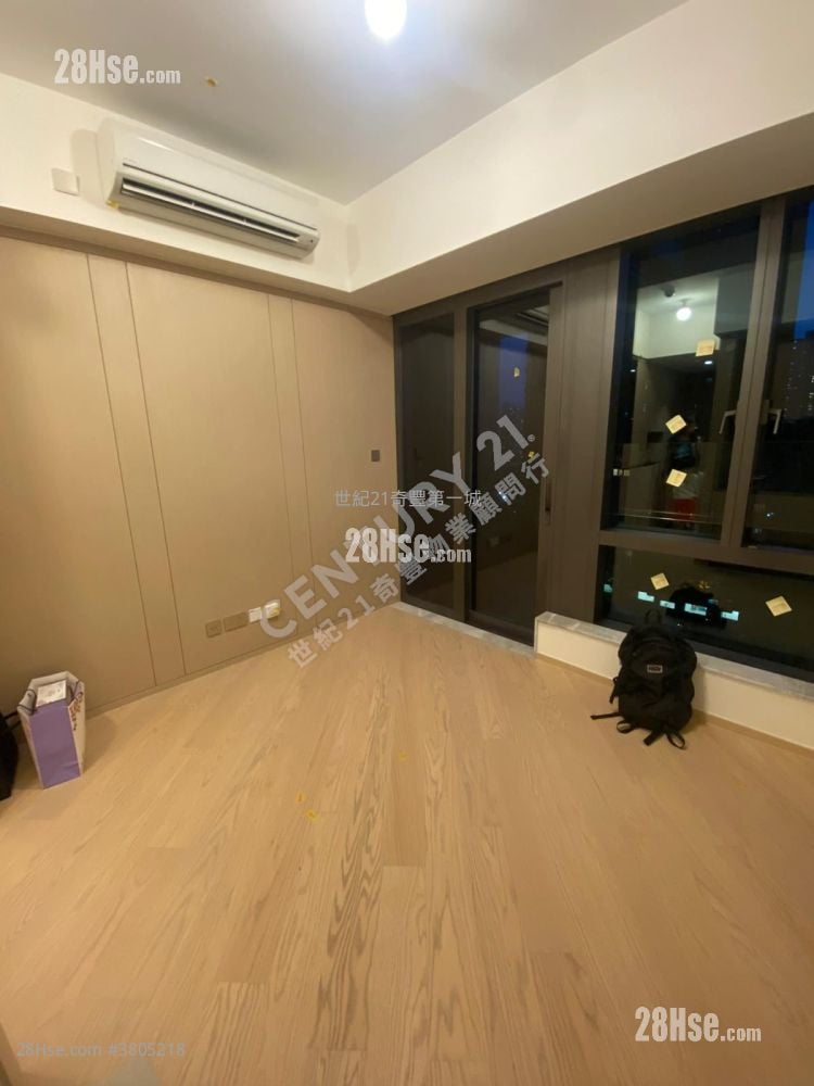 The Arles Sell 228 ft²