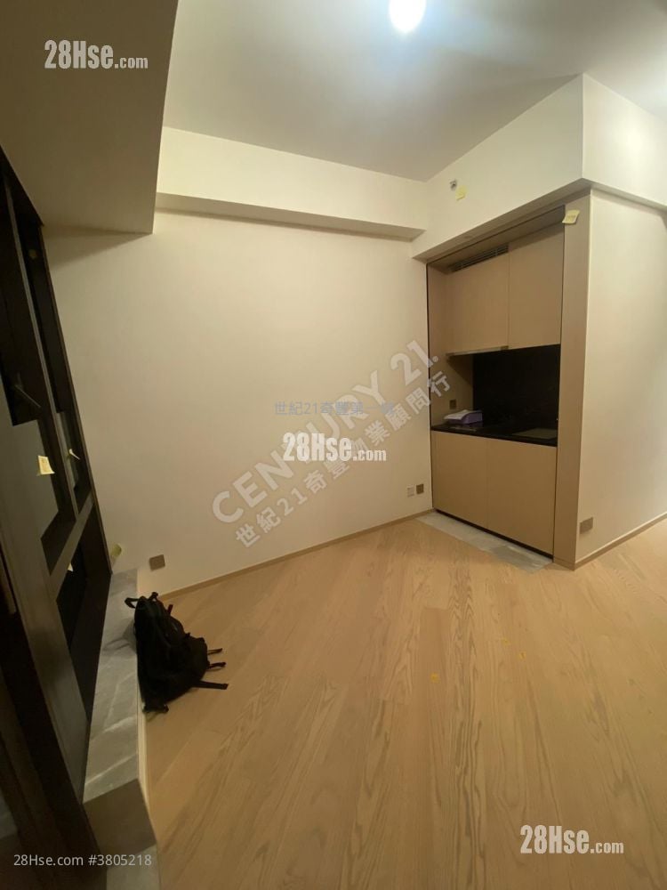 The Arles Sell 228 ft²