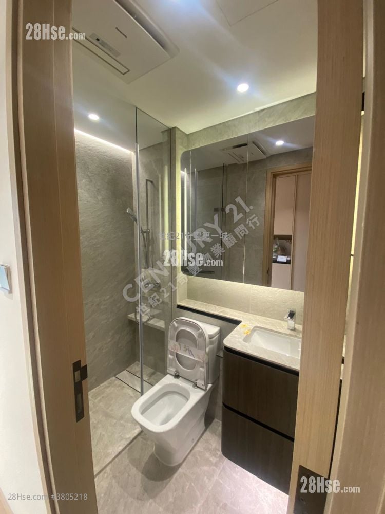 The Arles Sell 228 ft²