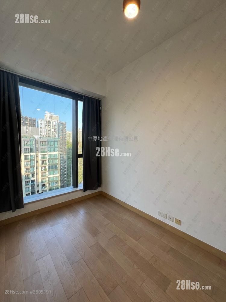 One Homantin Sell 3 Bedrooms 528 ft²