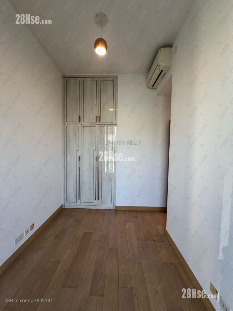 One Homantin Sell 3 Bedrooms 528 ft²