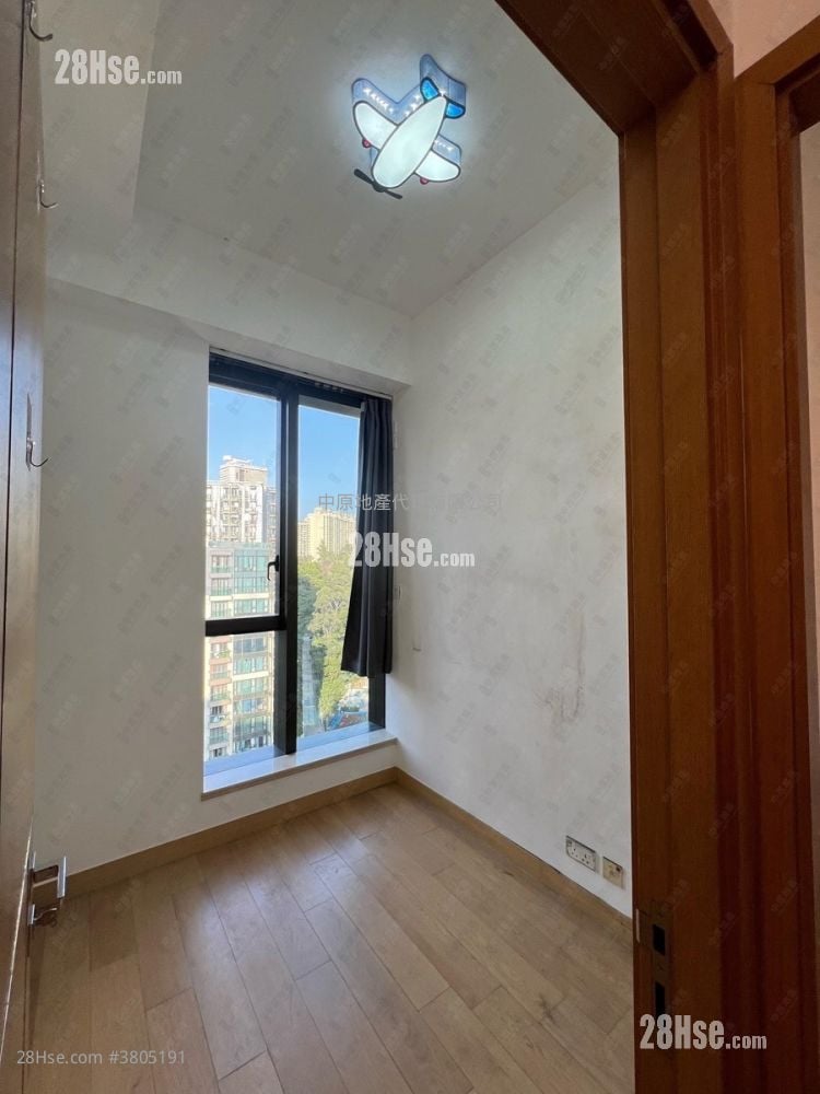 One Homantin Sell 3 Bedrooms 528 ft²