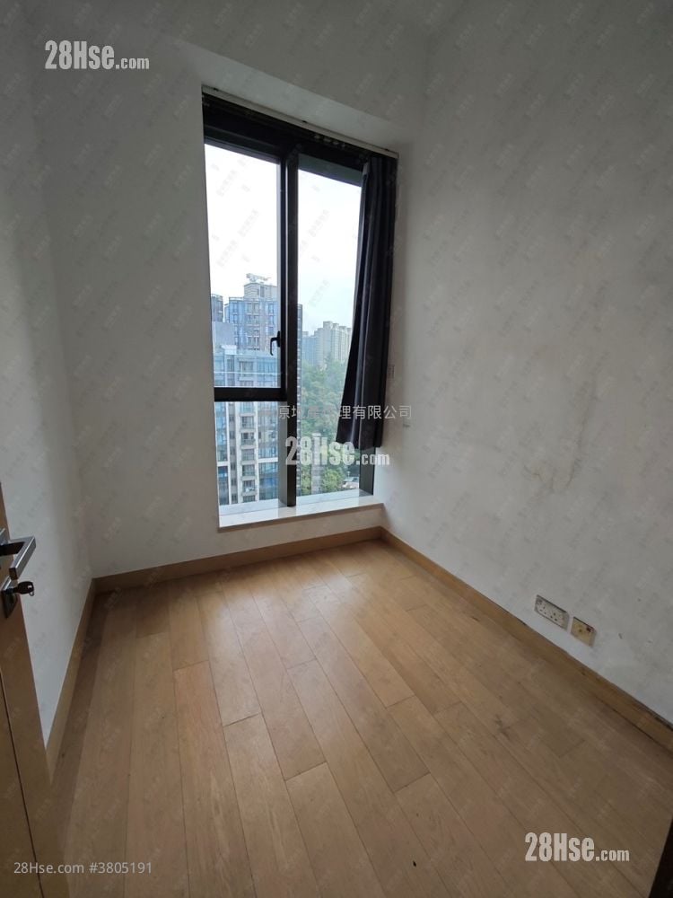 One Homantin Sell 3 Bedrooms 528 ft²