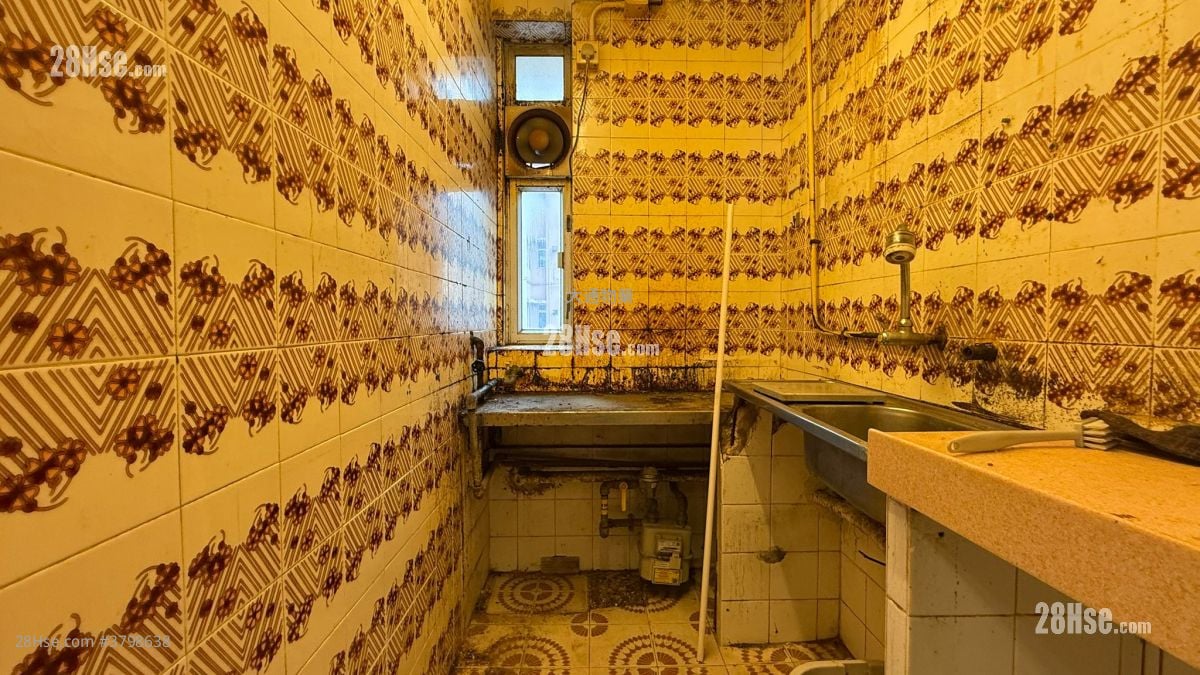 Tung Fai Building Sell 2 Bedrooms , 1 Bathroom 374 ft²