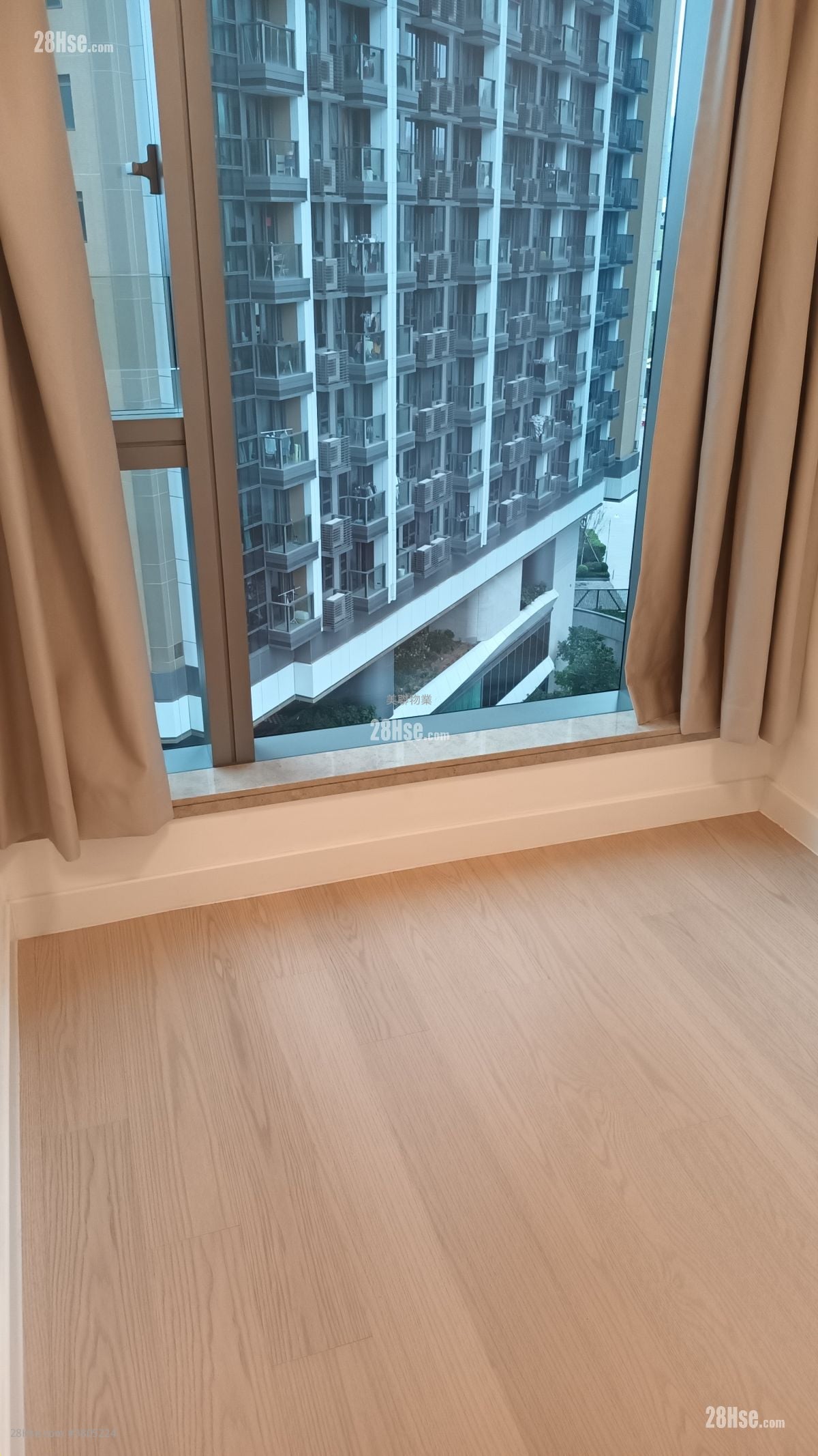 Monaco Sell 2 Bedrooms , 1 Bathroom 441 ft²