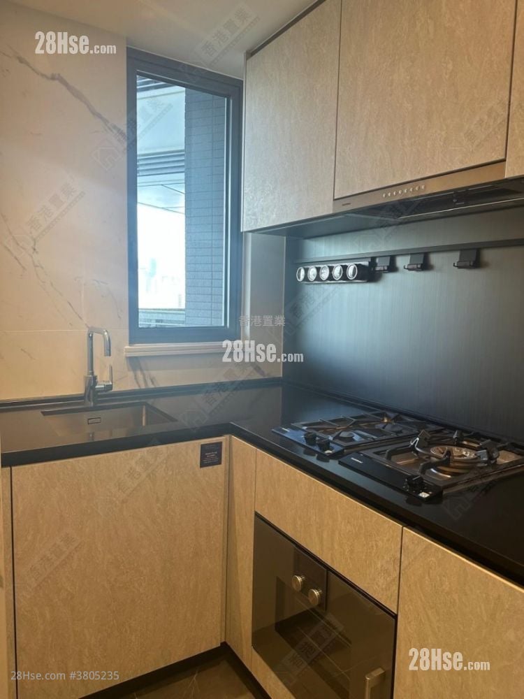 One Victoria Rental 3 Bedrooms , 2 Bathrooms 643 ft²