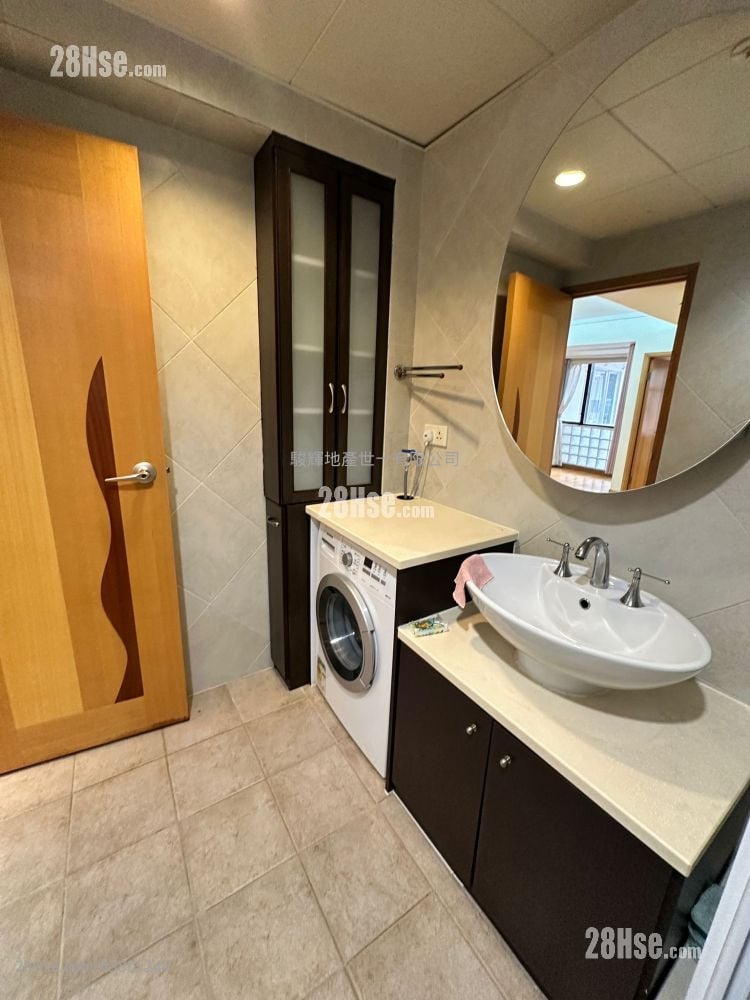 環海大廈 租盤 2 房 747 平方呎